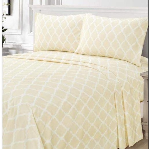 Kate & Co. Other - ⭐️SEE NEW LISTING⭐️King 4pc French Vanilla Arabesque Sheets